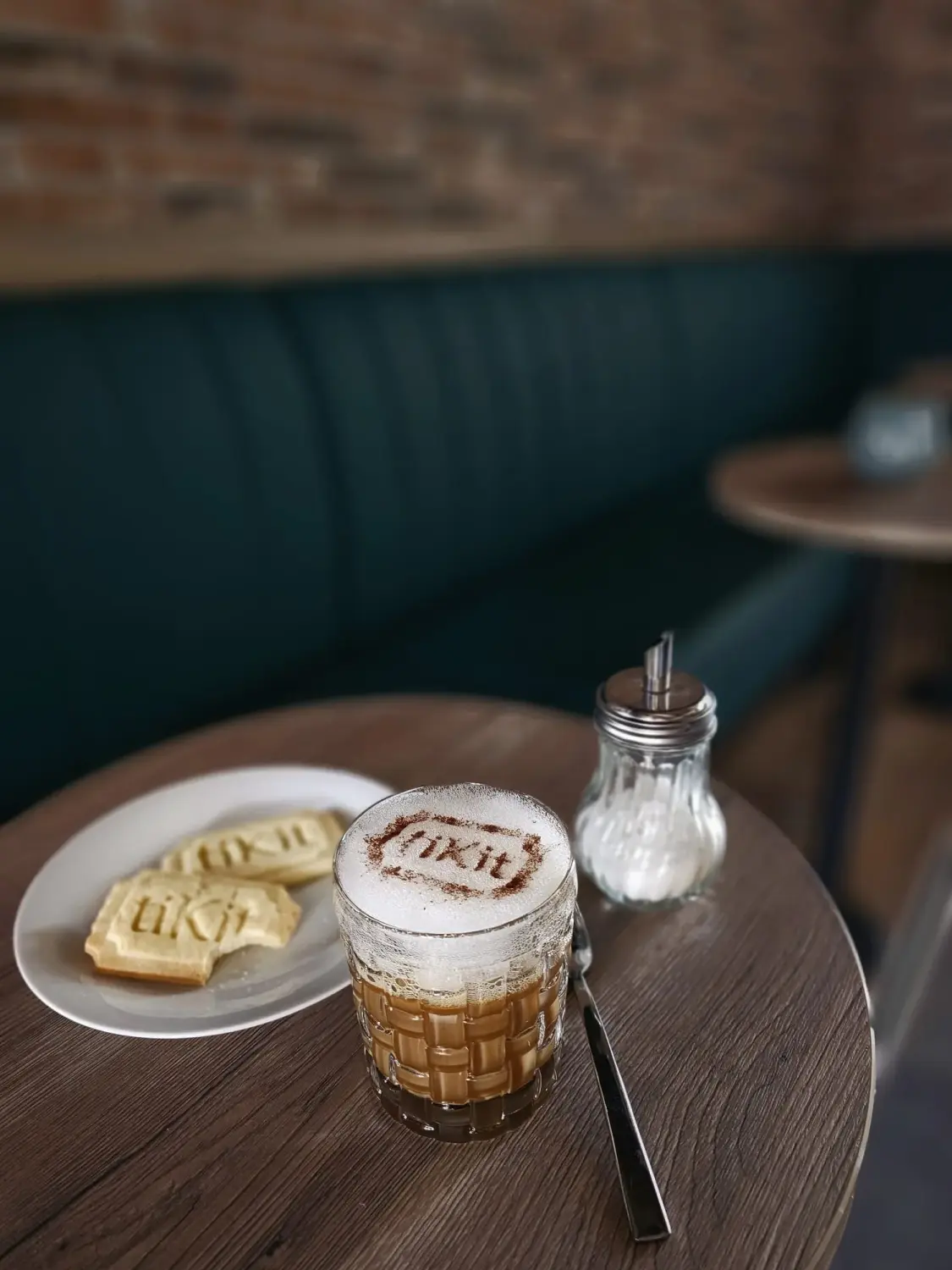 tiKit, Zuckerplätzchen und Kaffee